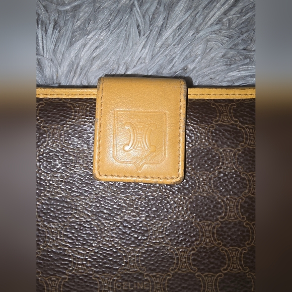Celine Vintage Kiss Lock Wallet (EUC)(READ DESCRIPTION) - Picture 2 of 9